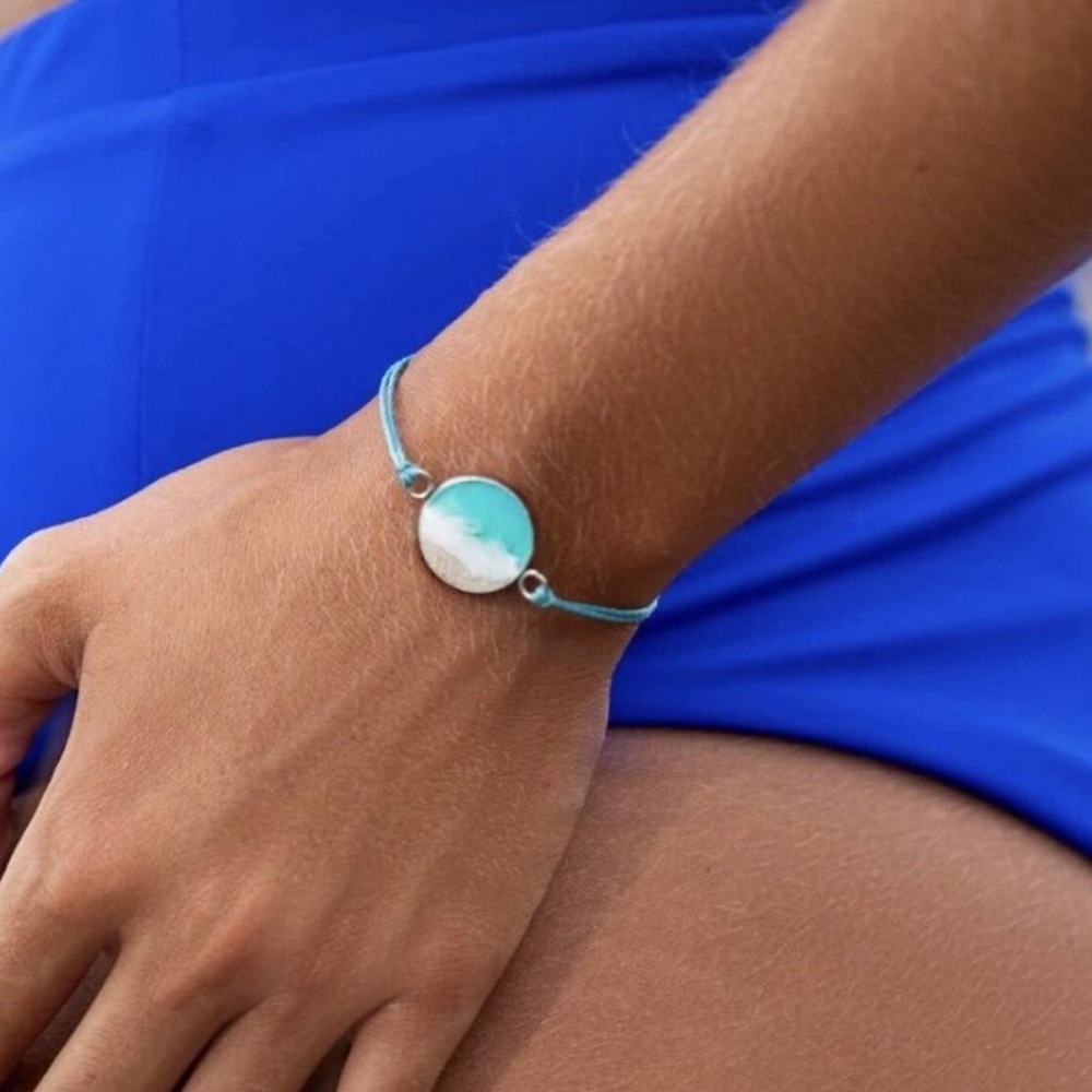 NWT SHORELINE WAX BRACELET